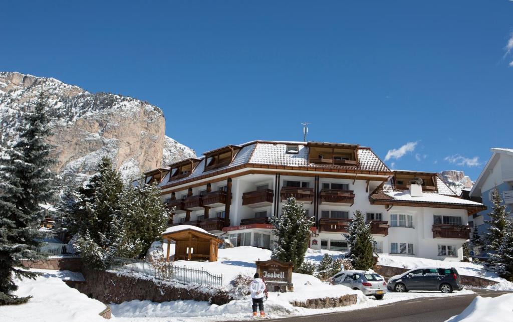 Isabell Aparthotel 4*